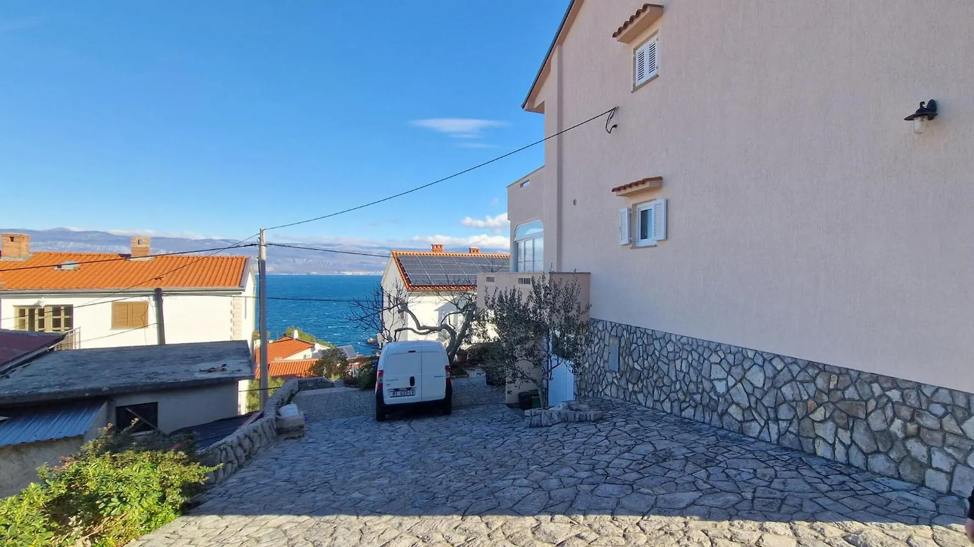1 Bedroom Beautiful Apartment In Vrbnik